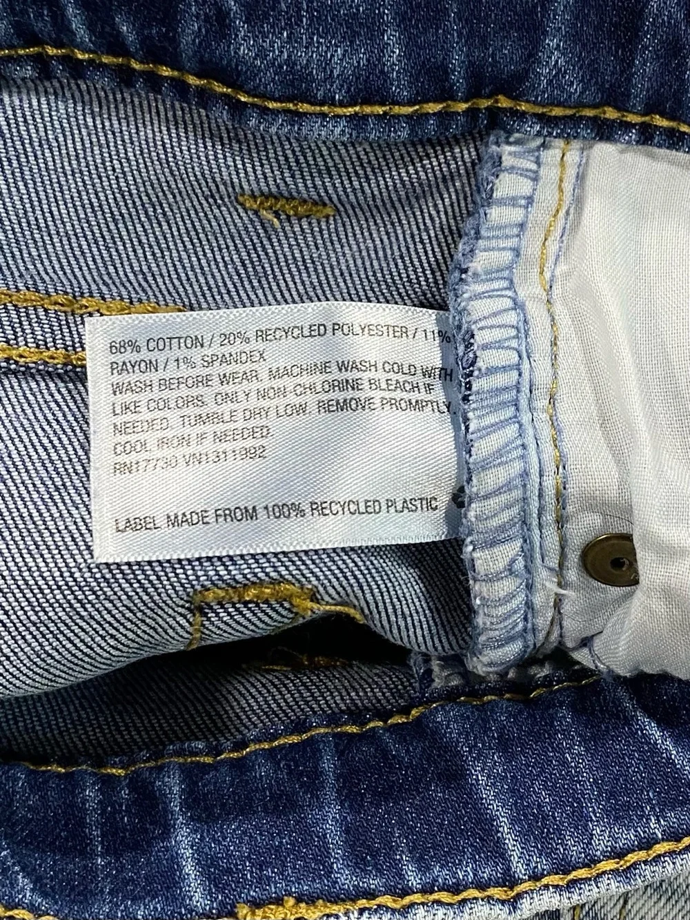 Cat & Jack Boys' Light Wash Super Stretch  Jeans Size 6